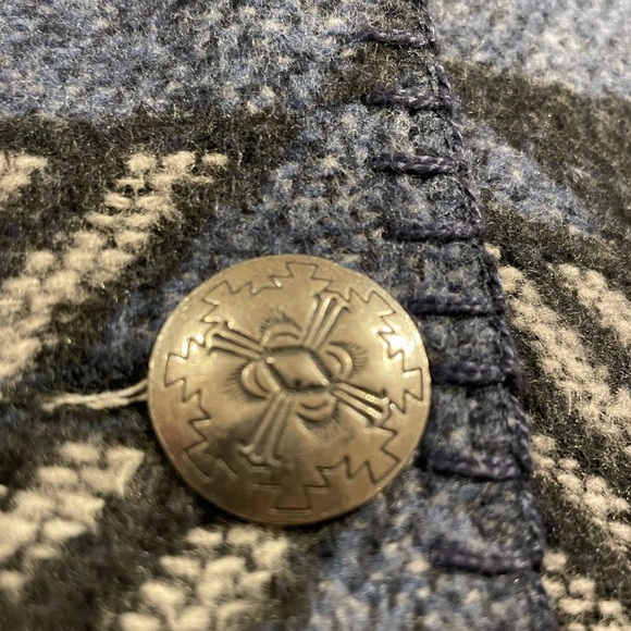 Geometric Patterned Button-Up Jacket - Picture 8 of 11